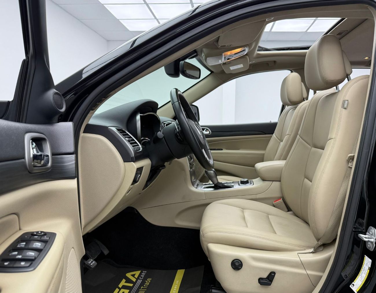 Jeep Grand Cherokee Overland 5.7L (360 HP) 2019 Jeep Grand Cherokee Overland, Warranty, Full Service History, Excellent