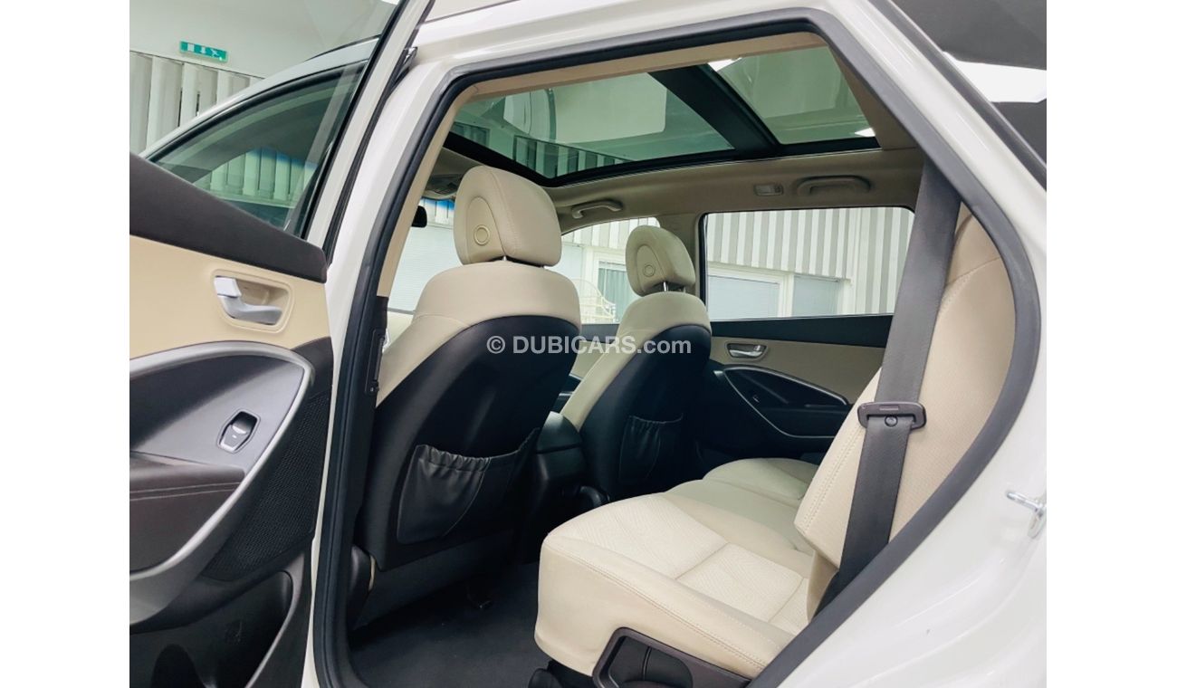 Hyundai Grand Santa Fe Grand Santa Fe .. GCC .. V6 .. 3,3L .. Perfect Condition