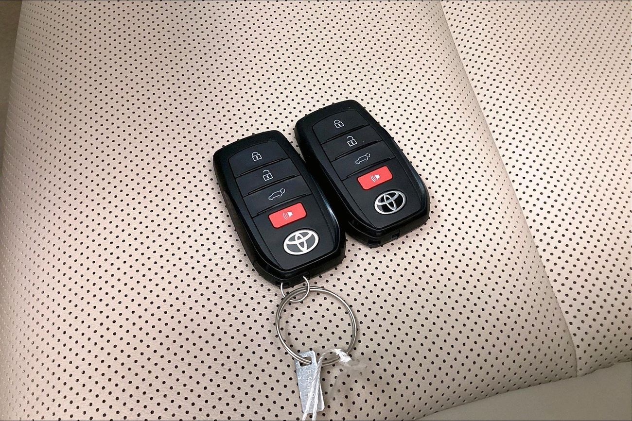 تويوتا لاند كروزر GXR | شامل الضمان | 0 ﺪﻔﻋﺓ ﺃﻮﻟﻯ