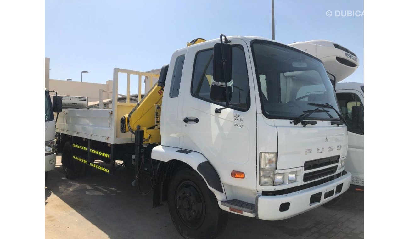 Mitsubishi Canter Mitsubishi Fuso 7 ton truck With 4 Ton Crane,model:2017. only done 15000 km