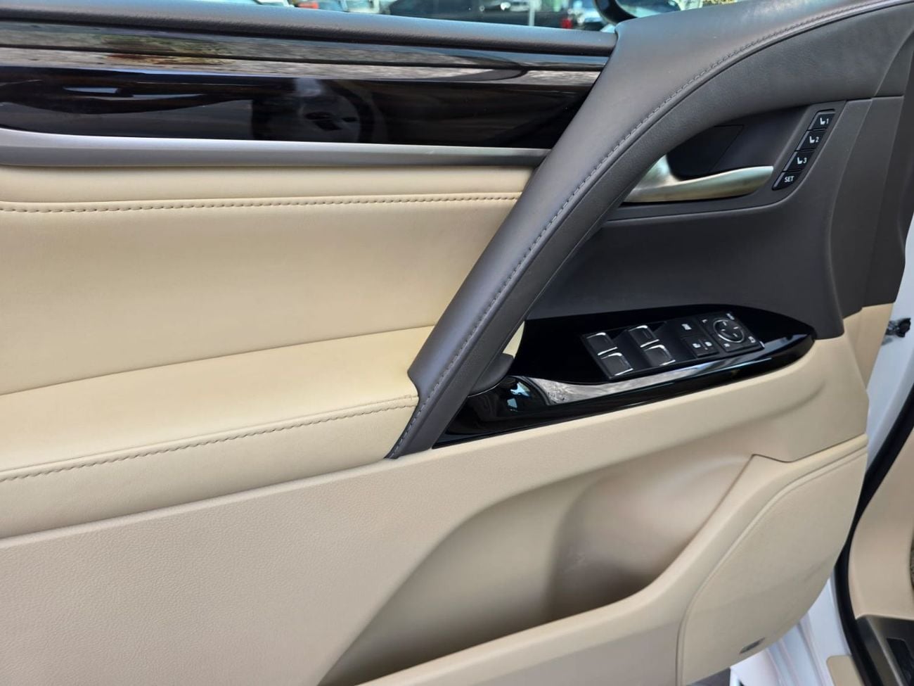لكزس LX 570 PLATINUM