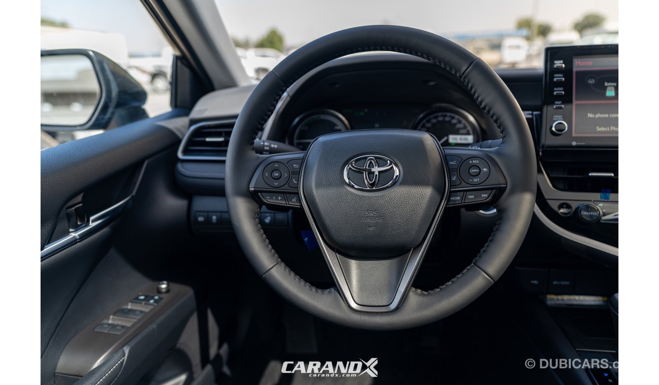 Toyota Camry SE Hybrid 2021 Black