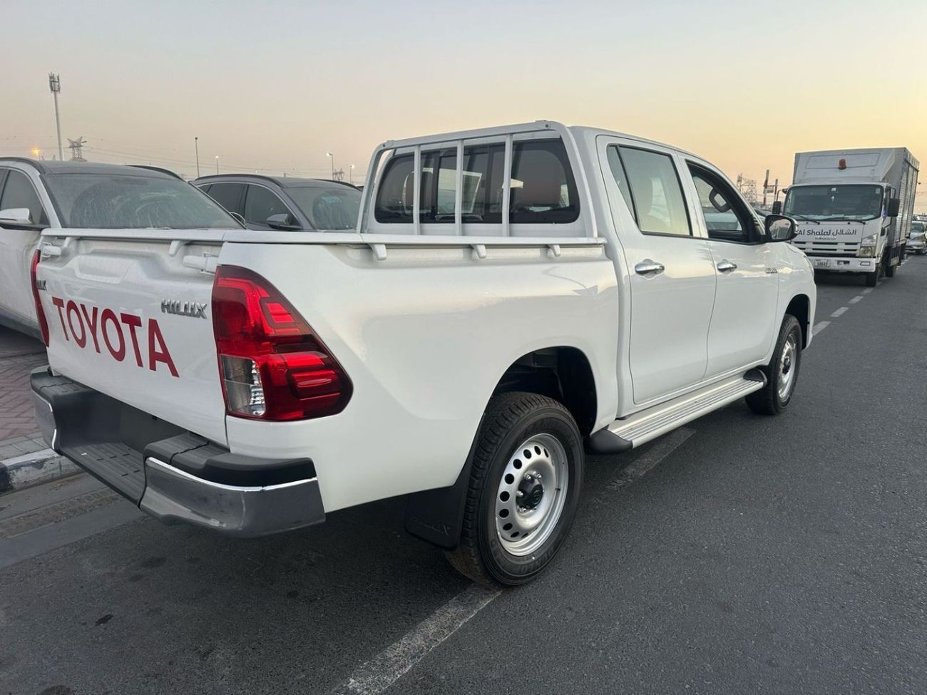 تويوتا هيلوكس GLX Short 2.7L HILUX 2.7L GLX D/C A/T 2025