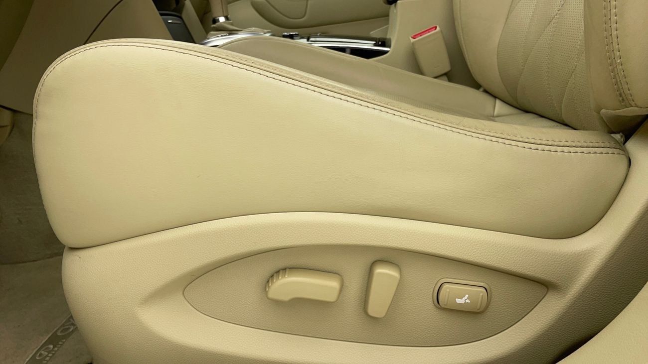 إنفينيتي QX70 LUXURY 3.7 | بدون دفعة مقدمة | اختبار القيادة في المنزل