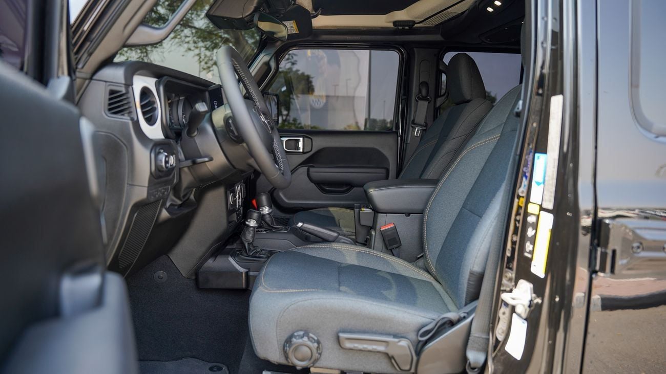 Jeep Wrangler JEEP WRANGLER SPORT SANDSTORM 2.0 TURBO 270HP LIFT KIT, MOPAR AIR COMPRESSOR, OFF ROAD LIGHT, OFF RO