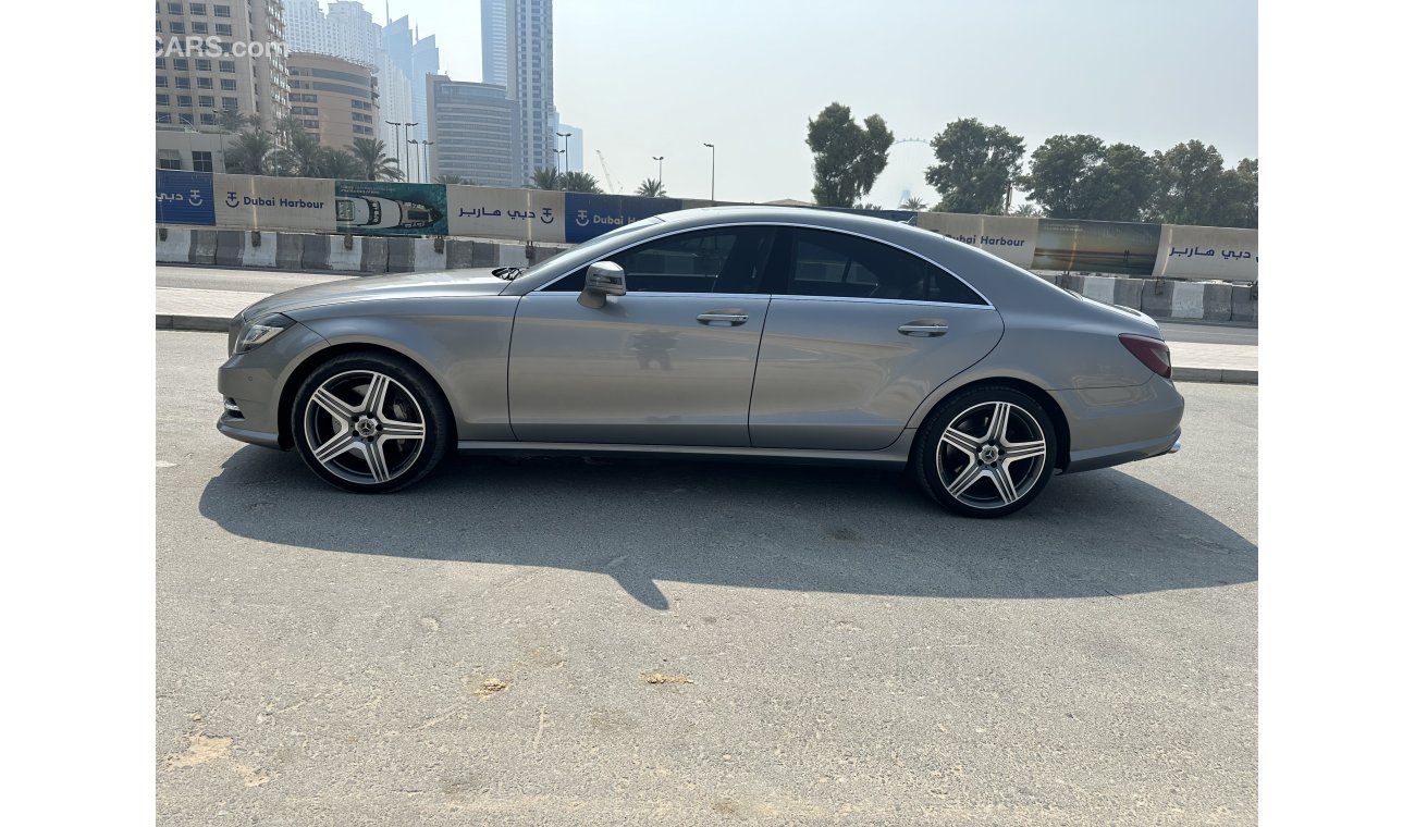 Mercedes-Benz CLS 500 V8