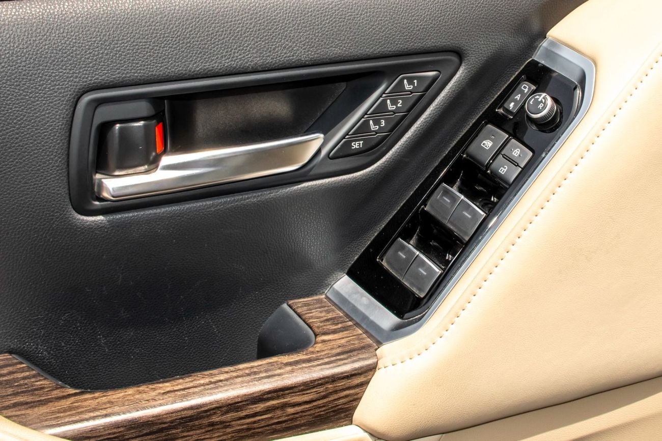 Toyota Land Cruiser VXR
