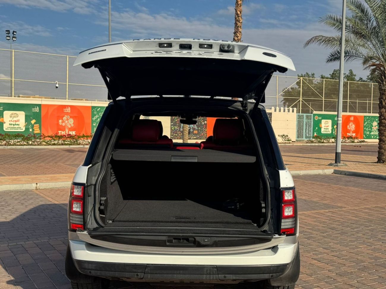 Land Rover Range Rover Autobiography 5.0L (375 HP) “2017 Range Rover Autobiography 5.0L V8 – Executive 1×1 Rear Seats, Pano