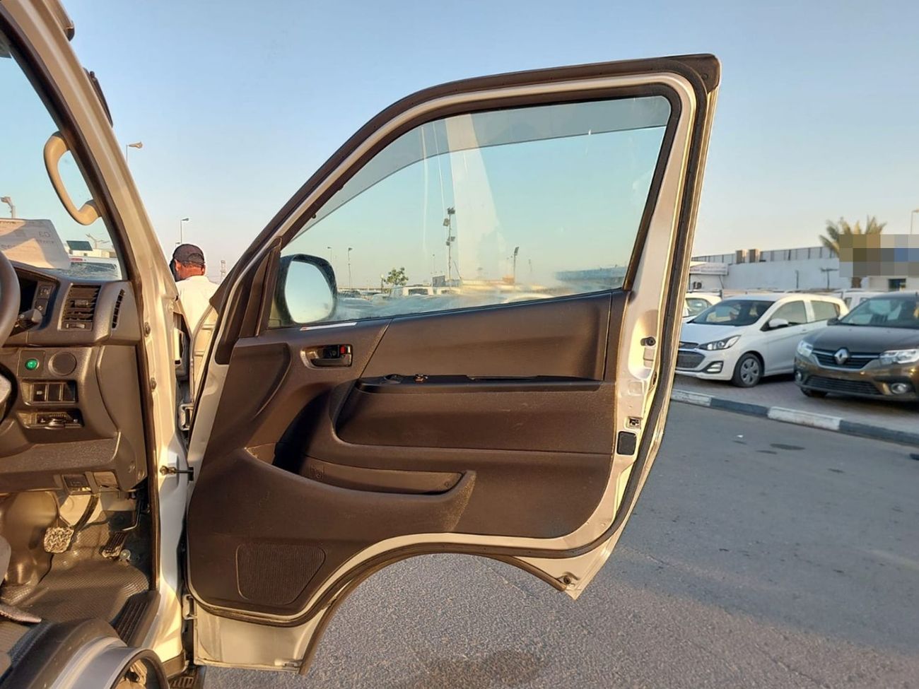 Toyota Hiace TOYOTA HIACE VAN RHD 2023 MODEL 2.8 L DIESEL AUTOMATIC(PM003751)