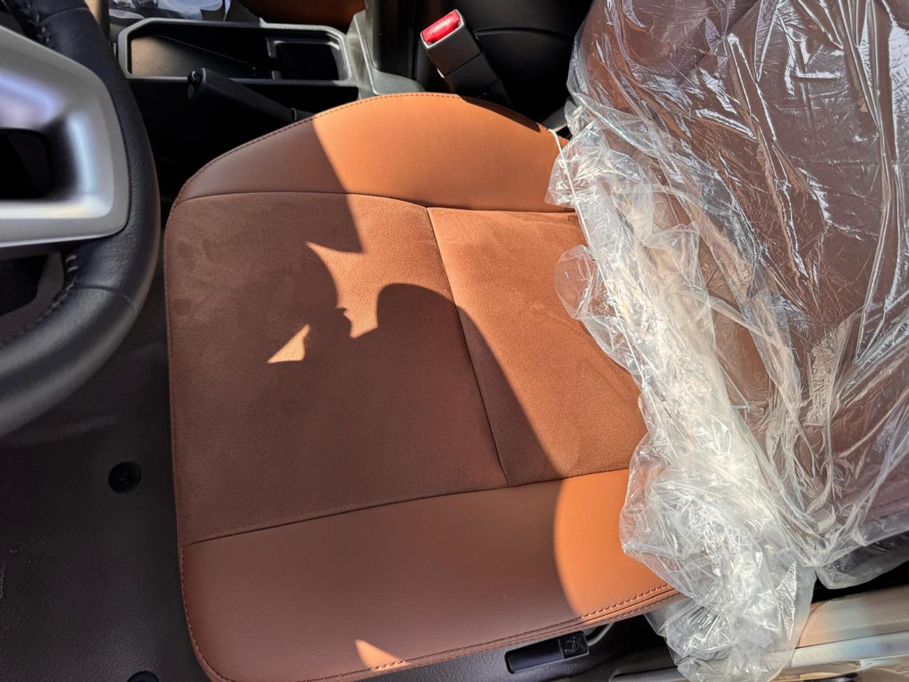 تويوتا لاند كروزر بيك آب DC 2.8L TURBODIESEL AUTOMATIC TRANSMISSION ( FOR RE-EXPORT ONLY )