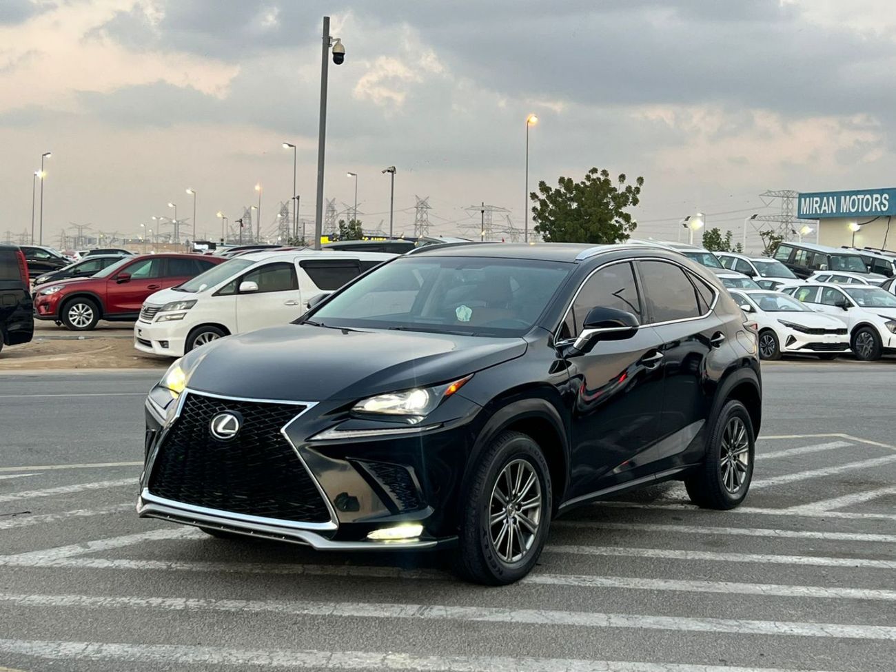 لكزس NX200t 2016 Lexus NX200t Turbo 2.0L V4 - AWD 4x4  - Rear Camera - Leather Seat & - Auto trunk