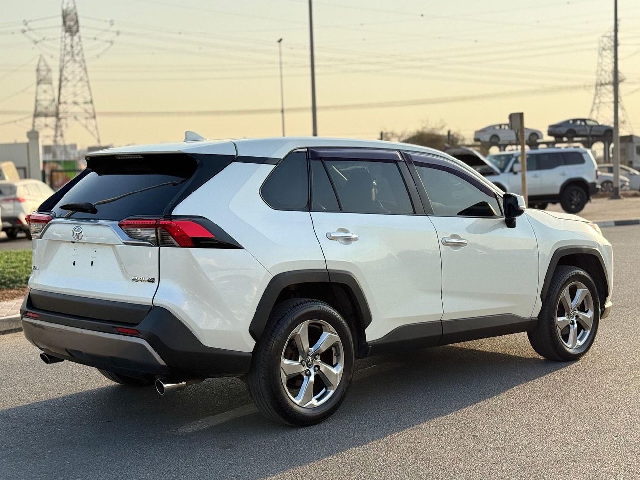 Toyota RAV4 Full Option 360 camera Japanese 2.0 L