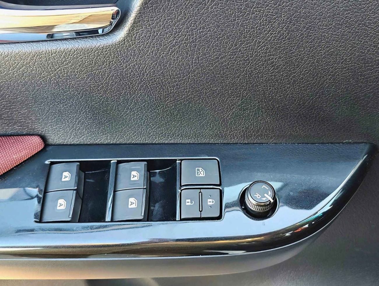 تويوتا هيلوكس 2026 Toyota hilux SR5 2.7L petrol AT