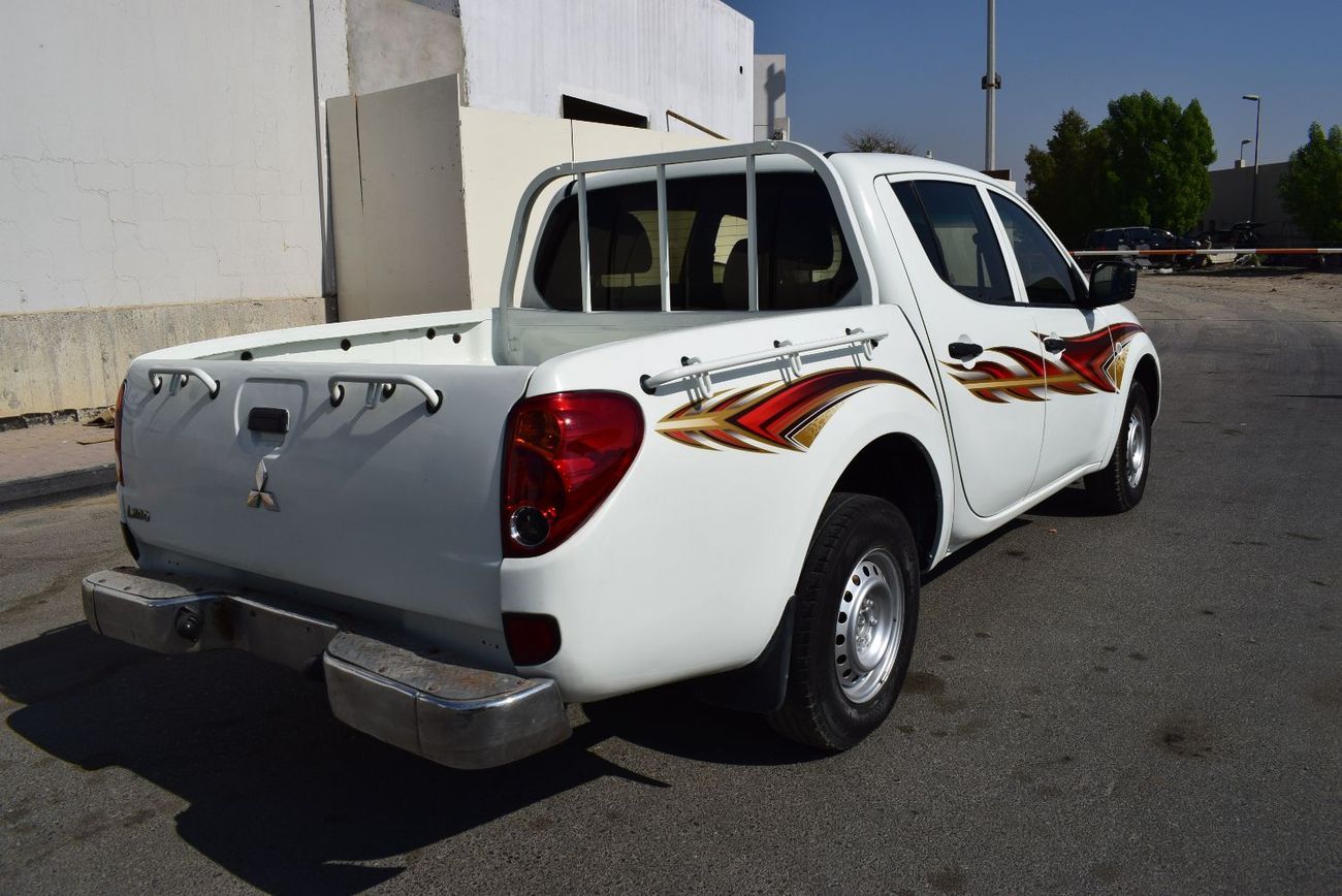 Mitsubishi L200 Mitsubishi L200 Std 2.4L Double Cab Utility, model:2012