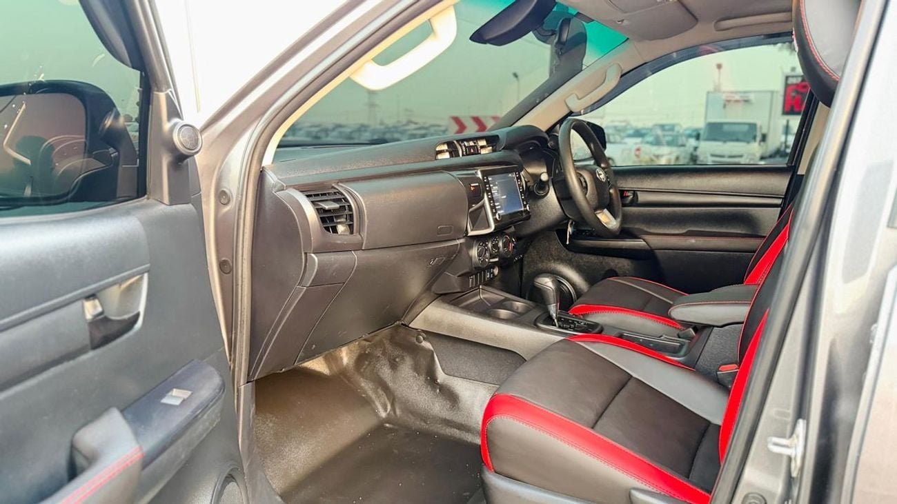 تويوتا هيلوكس OFF-ROAD MODIFIED | DOUBLE CABIN | HEAVY FRONT BUMPER | POWER SEATS | 2.8L | AUTOMATIC | 2022 | SNOR