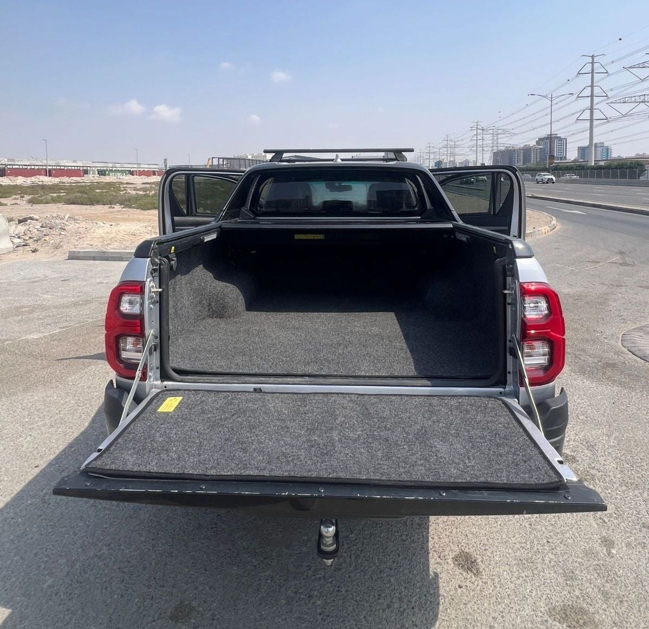 Toyota Hilux ADVENTURE RIGHT HAND DRIVE ONLY FOR EXPORT 2.8L 4 CYLIENDER