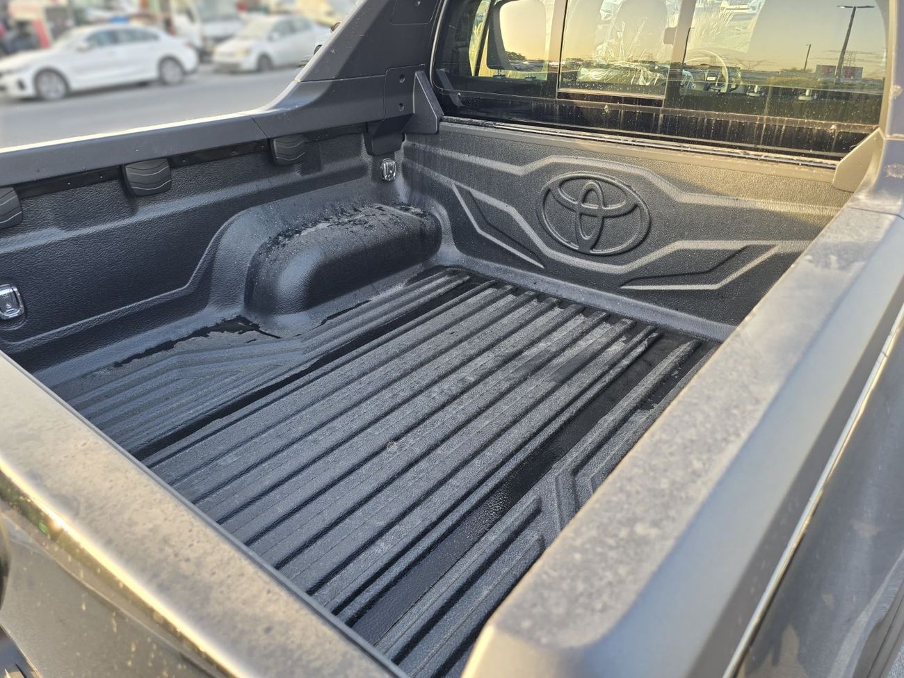 تويوتا هيلوكس 2025 Toyota Hilux 4.0L AT Adventure Full option