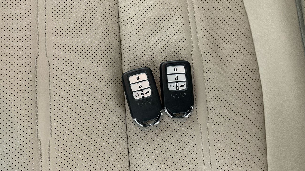 هوندا سي آر في Touring | شامل الضمان | 0 ﺪﻔﻋﺓ ﺃﻮﻟﻯ