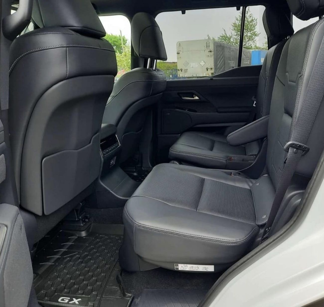 Lexus GX550 Executive Full Options 6seaters