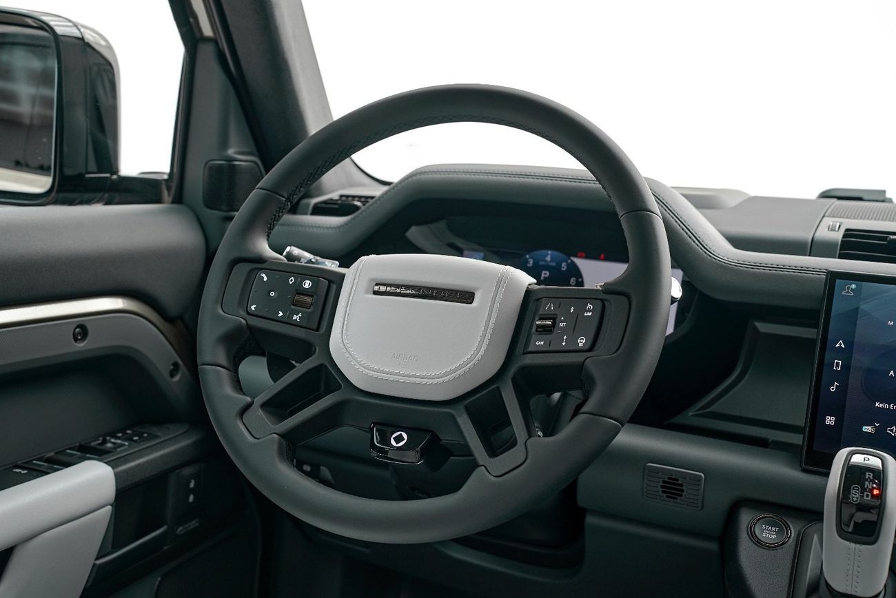 لاند روفر ديفندر 110 P635 OCTA V8