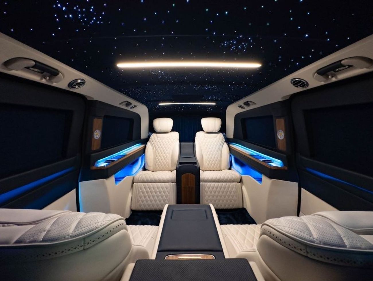 مرسيدس بنز V 300 NEW SHAPE V300d With Full VIP Conversion AVAILABLE IN LEFT OR RIGHT HAND DRIVE