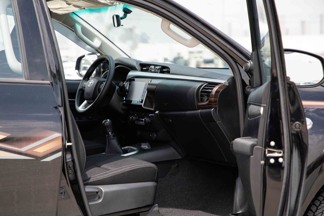 Toyota Hilux 2024 Toyota Hilux 4X4 DC 2.7 HI - Attitude Black inside Black