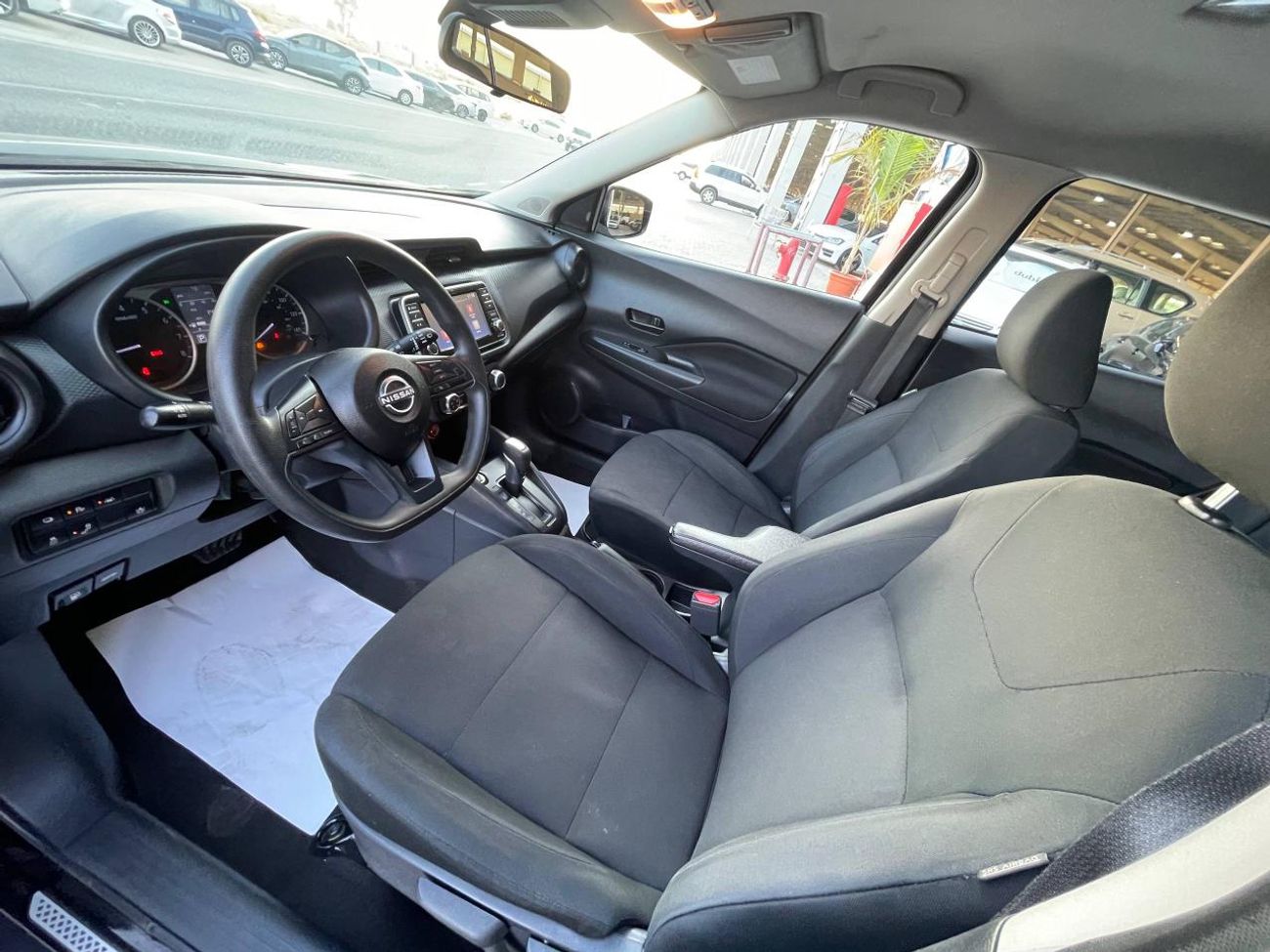 نيسان كيكس SV / 1.6 لتر V4 / رادار / مساعدة على الطريق / جنوط / شاشة كبيرة / في حالة ممتازة