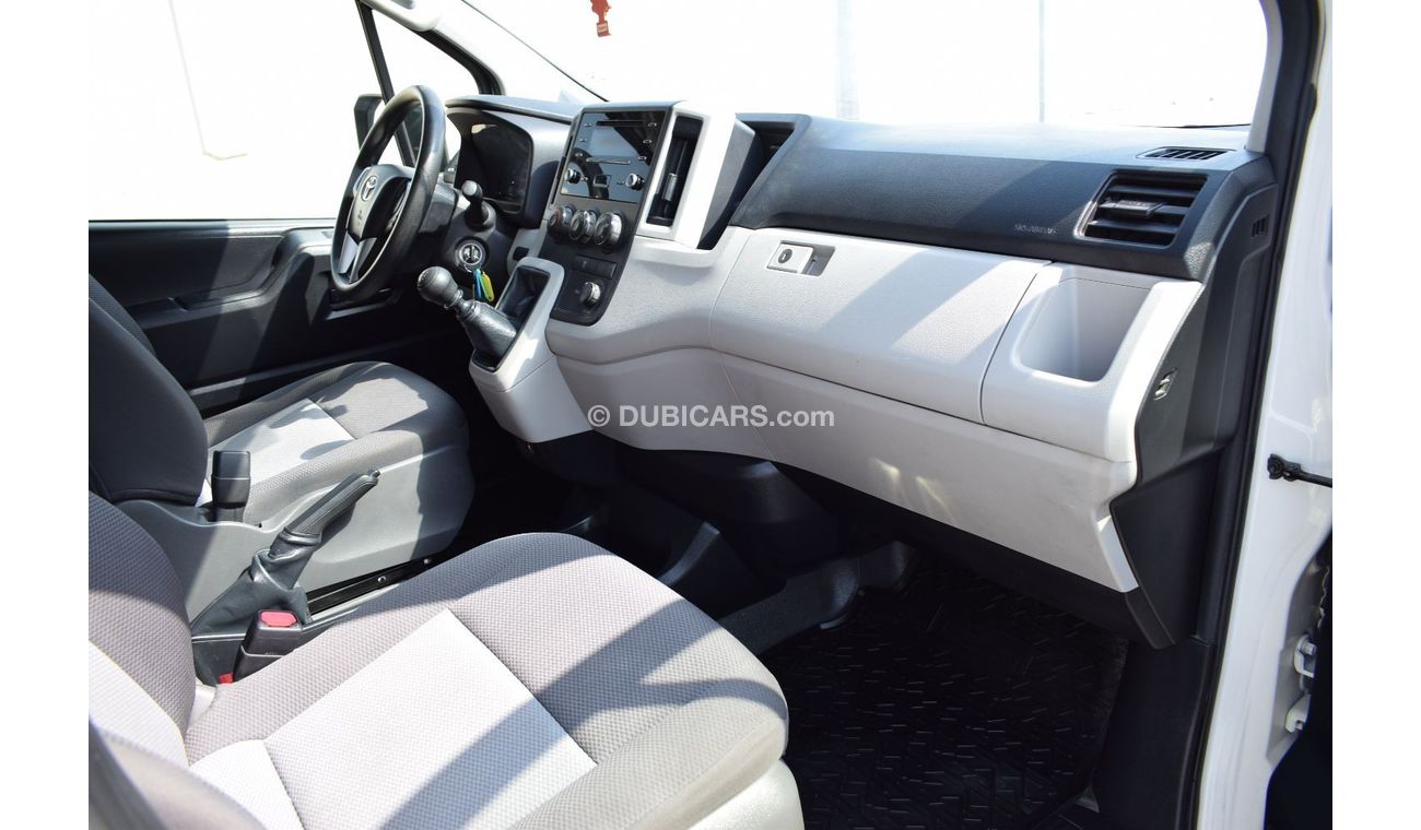 Toyota Hiace GLS - High Roof Toyota Hiace Highroof Bus 6 cylinder, Model:2019. Only done 62000 km