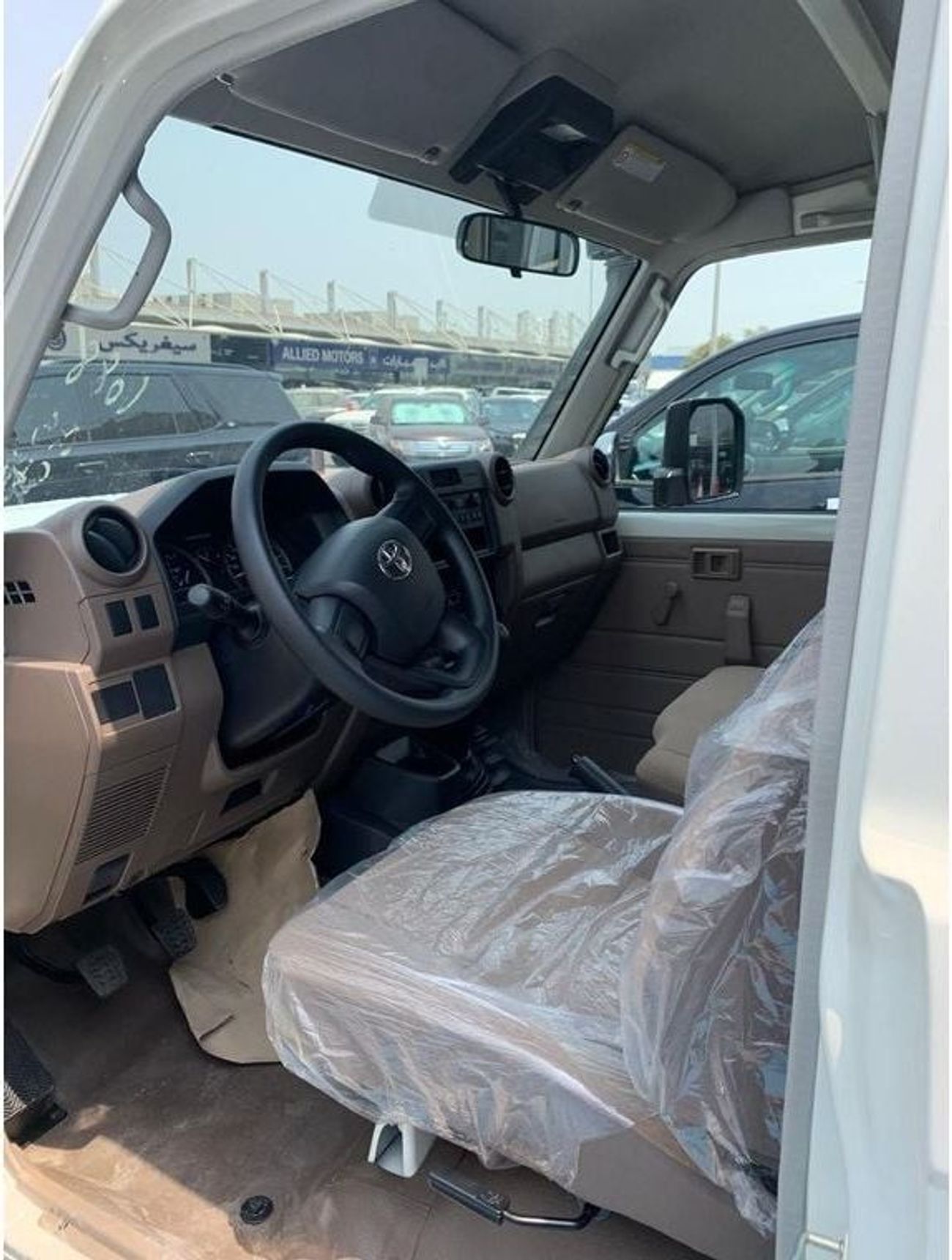 تويوتا لاند كروزر 70 LAND CRUISER LC78 4.0L V6 MANUAL 3-DOOR