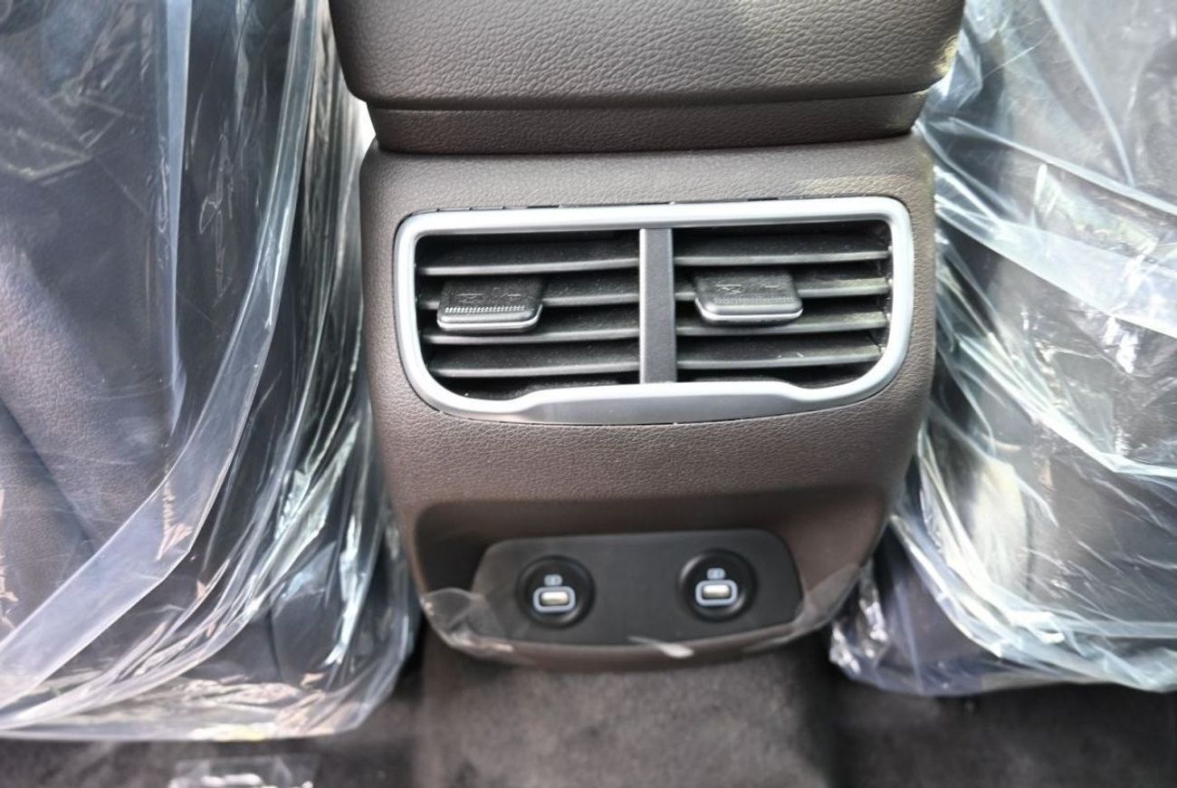 Hyundai Santa Fe Hyundai Santa Fe 2.5L Petrol, SUV, FWD, 5 Doors, Front Electric Seats, Panoramic Roof, Cruise Contro