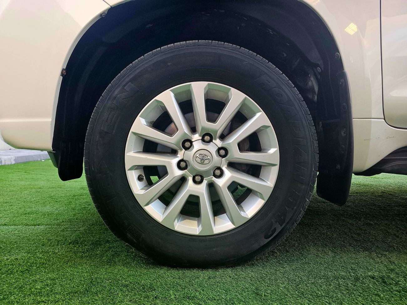 تويوتا برادو GXR/ SUNROOF/ ELECTRIC LEATHER SEATS/ FULL OPT/ V6 4.0 4WD/ LOW MILEAGE