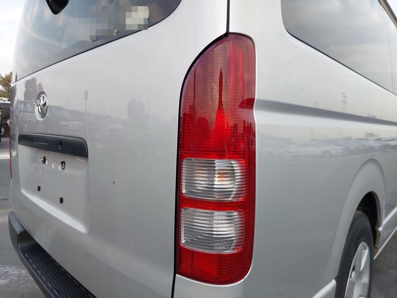 Toyota Hiace TOYOTA HIACE VAN RHD 2014 MODEL 3.0 L DIESEL AUTOMATIC(PM74812)