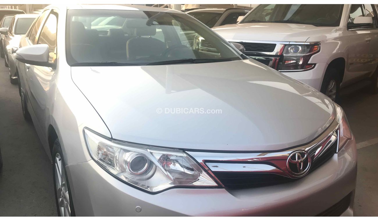 تويوتا كامري فتحه سقف خليجي