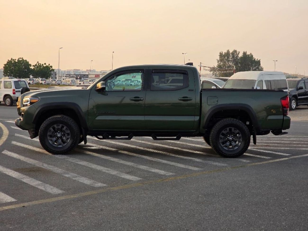 Toyota Tacoma 2021 Model 4x4 , leather seats with spacial off Road kits