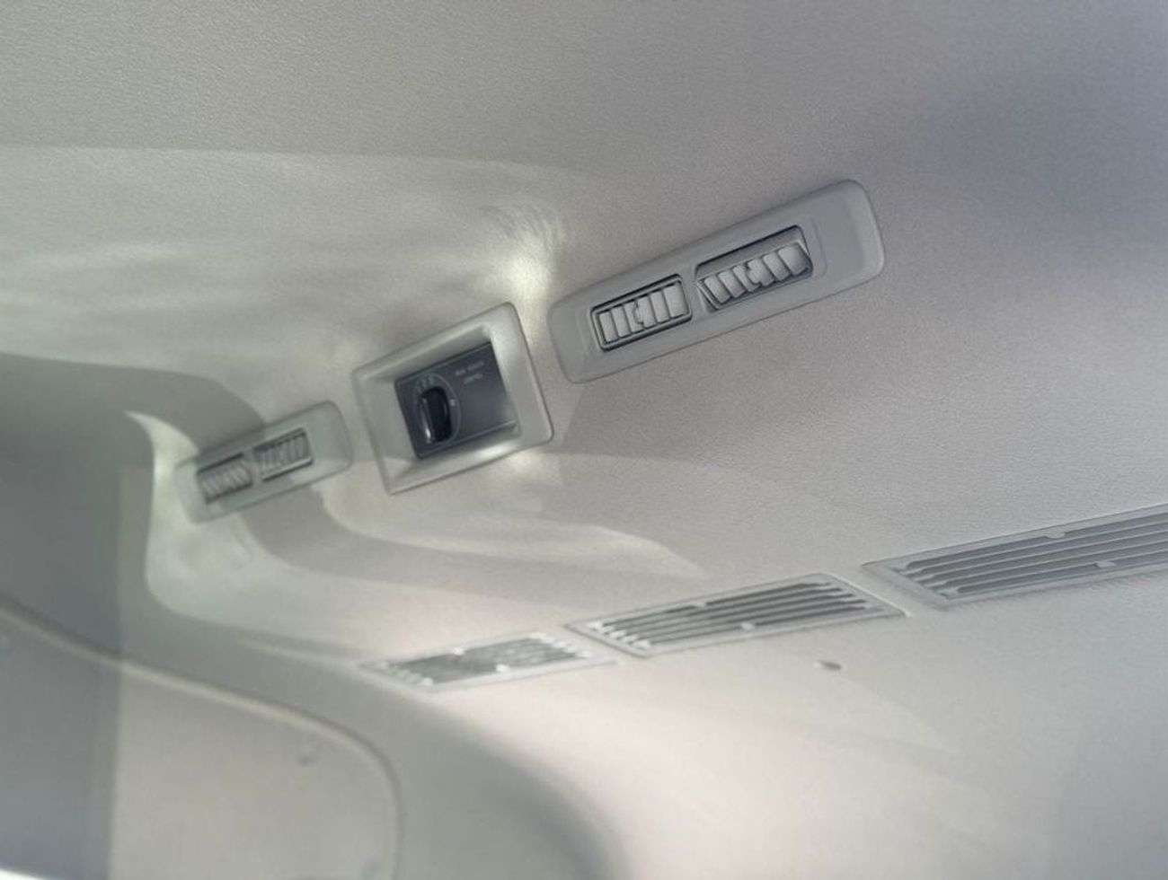 Nissan Urvan 2025 NISSAN URVAN 2.5L DSL, M/T, HR, 16 SEATE, MID OPTION