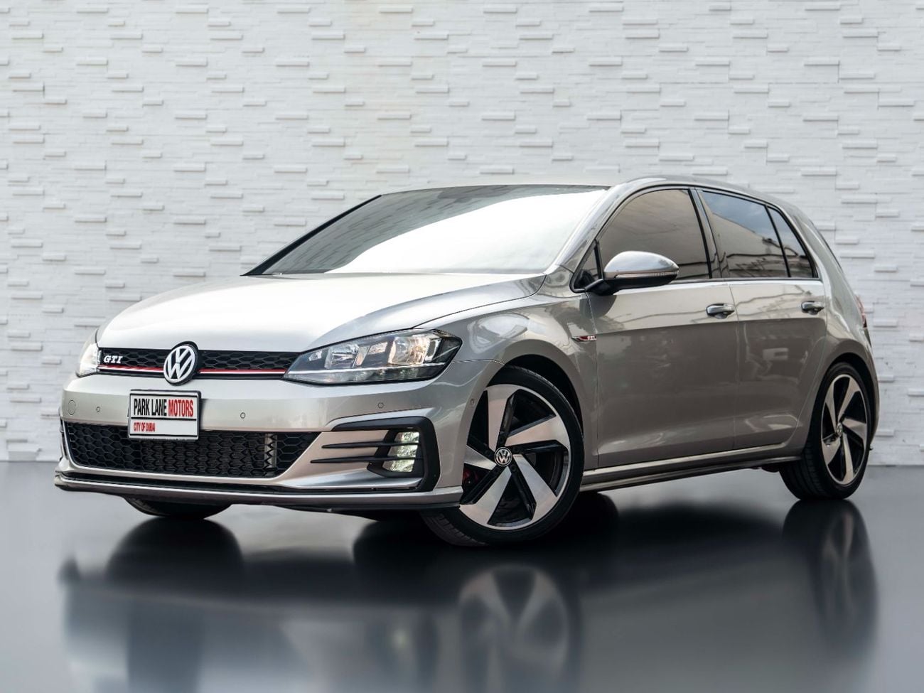Volkswagen Golf GTI Sport 2.0T