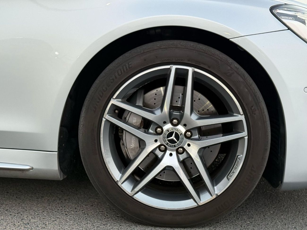 مرسيدس بنز S 560