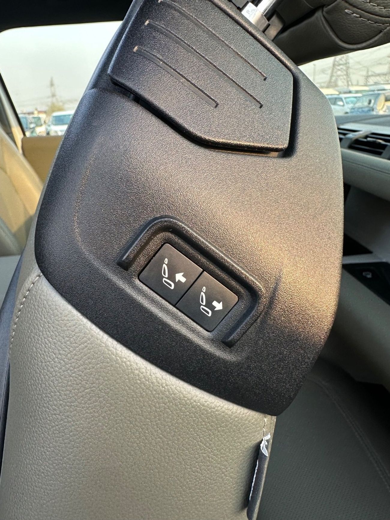 Land Rover Defender P300 90 S 2.0L (5 Seater)