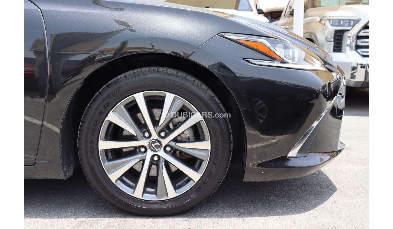 لكزس ES 300 هايبريد كامل المواصفات