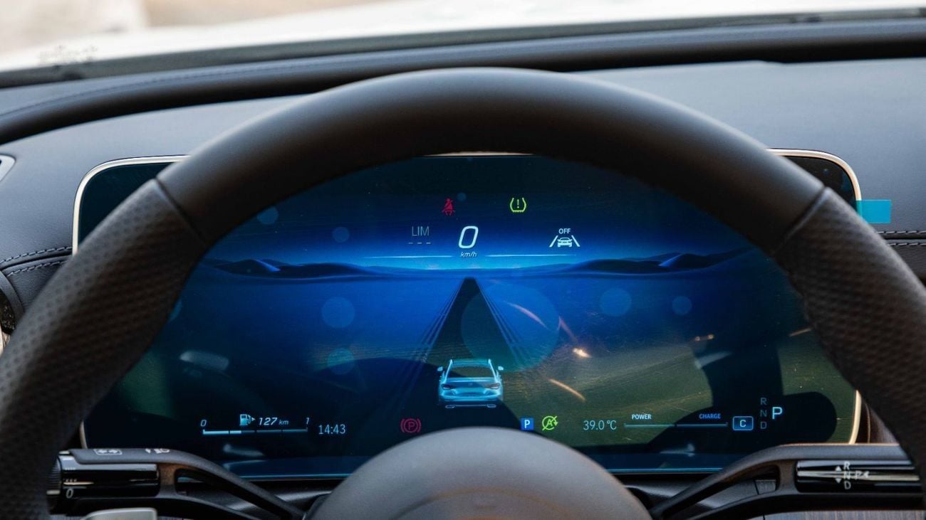 مرسيدس بنز C 200 L 2025 | For Local Registration +10%