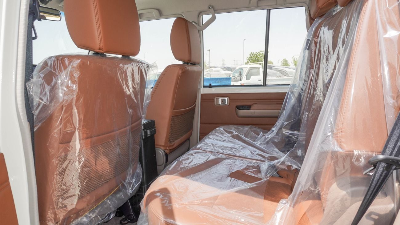 تويوتا لاند كروزر 70 LX 4.0 L V6