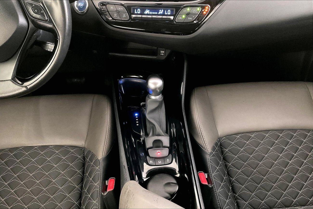 Toyota CHR VX | Guaranteed Warranty | 0 Down Payment