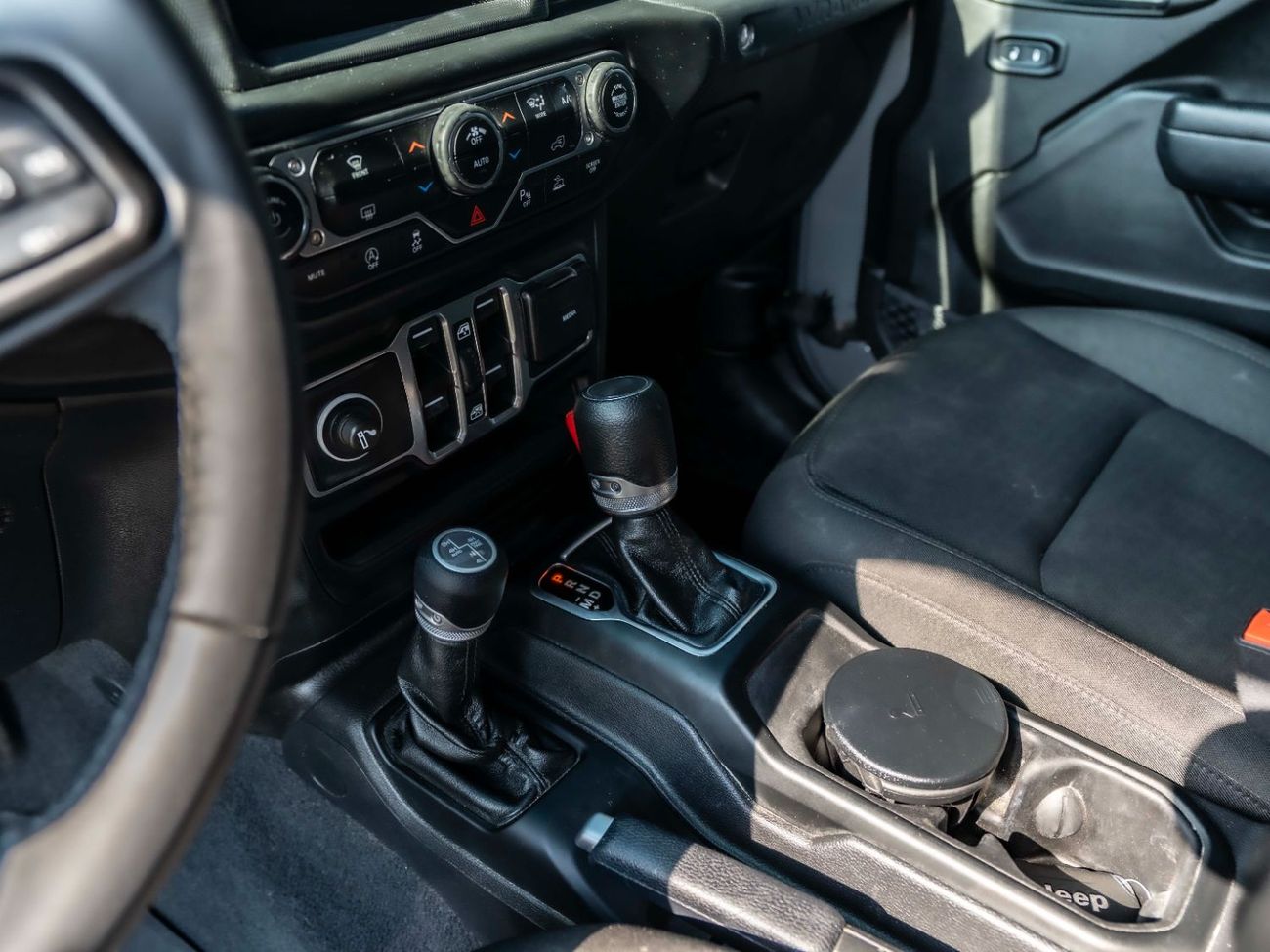 جيب رانجلر Sport 3.6L A/T (5 Seater)