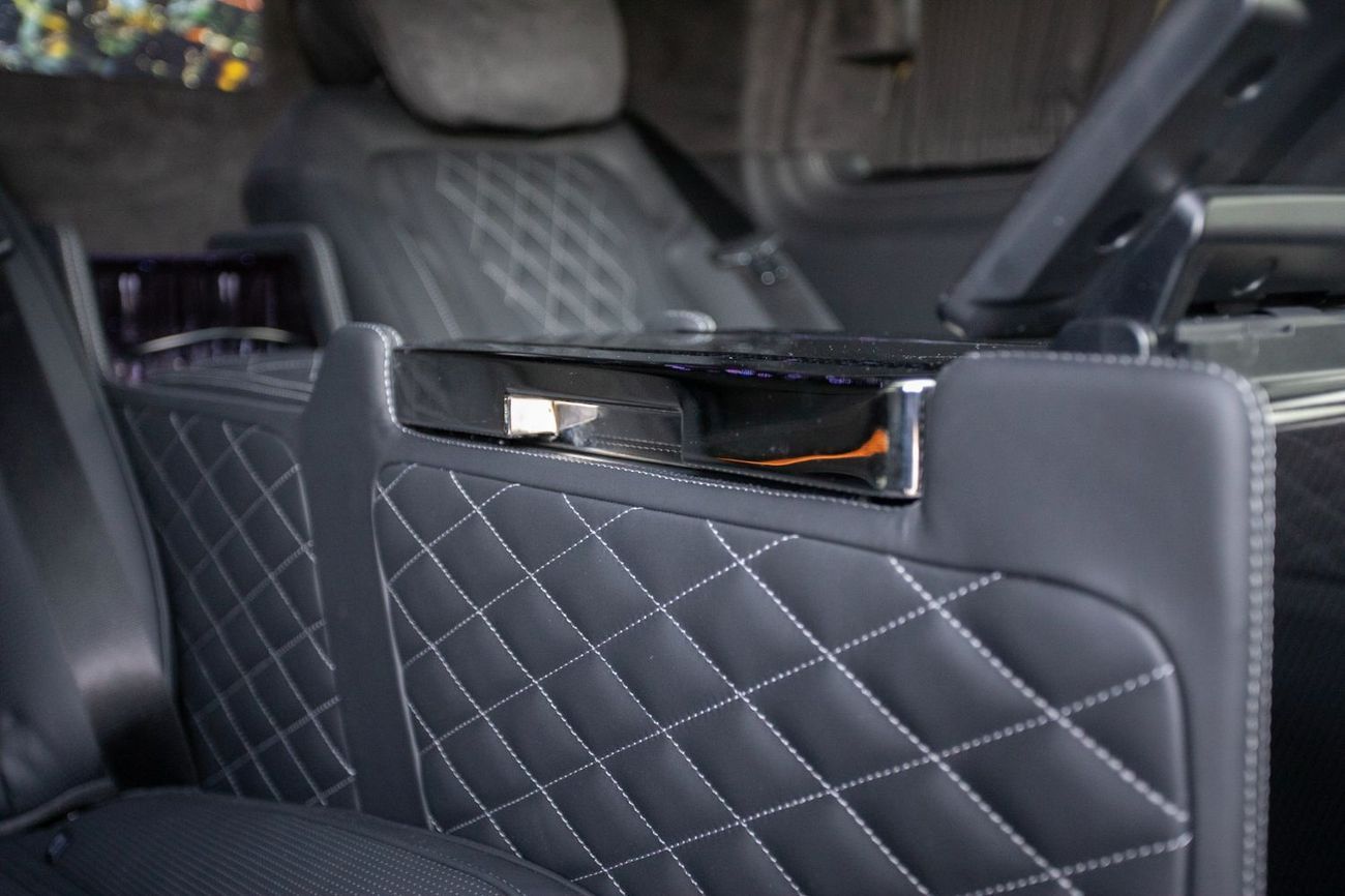 Mercedes-Benz V 300 Senzati GCC VIP Interior. Mercedes-Benz Approved Conversion