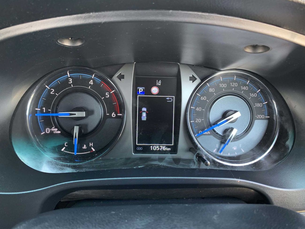 Toyota Hilux 4X4 (2.8L) DIESEL RIGHT HAND