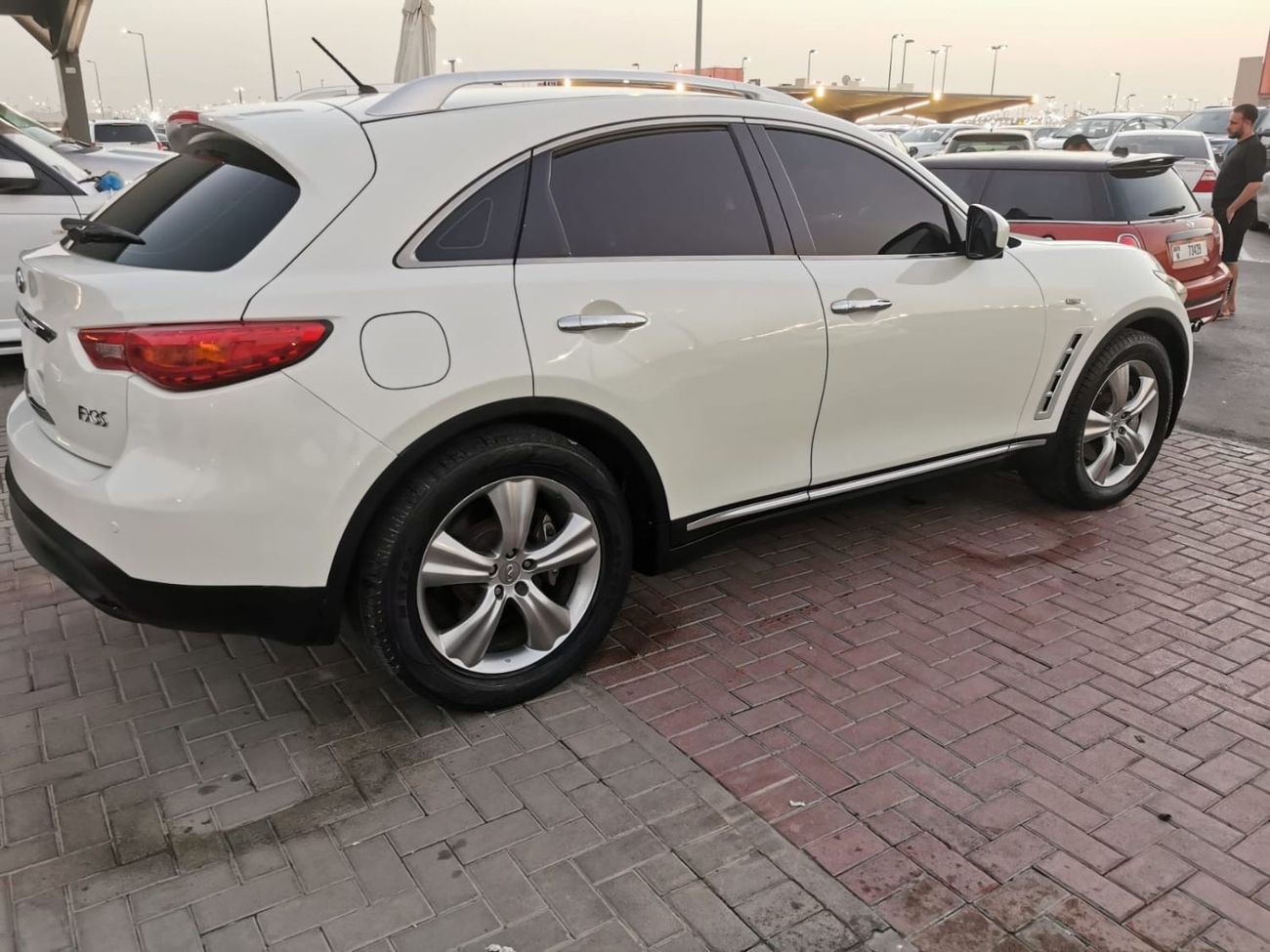 Infiniti FX35 Very good condition inside and outside
