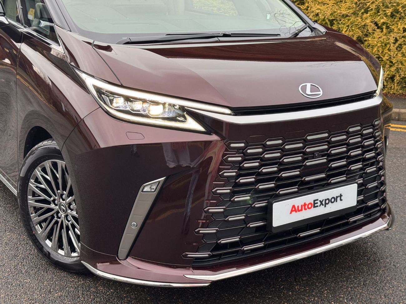 Lexus LM 350h Right Hand Drive