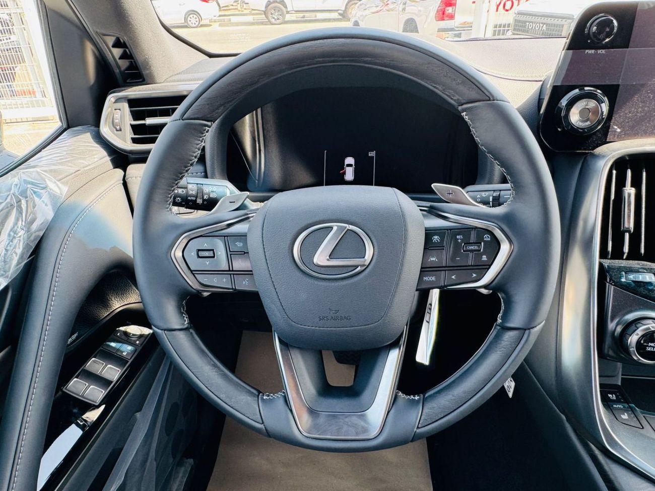 لكزس LX 600 LX600 SIGNATURE 3.5L PTR GCC A/T F/O WHITE 2025