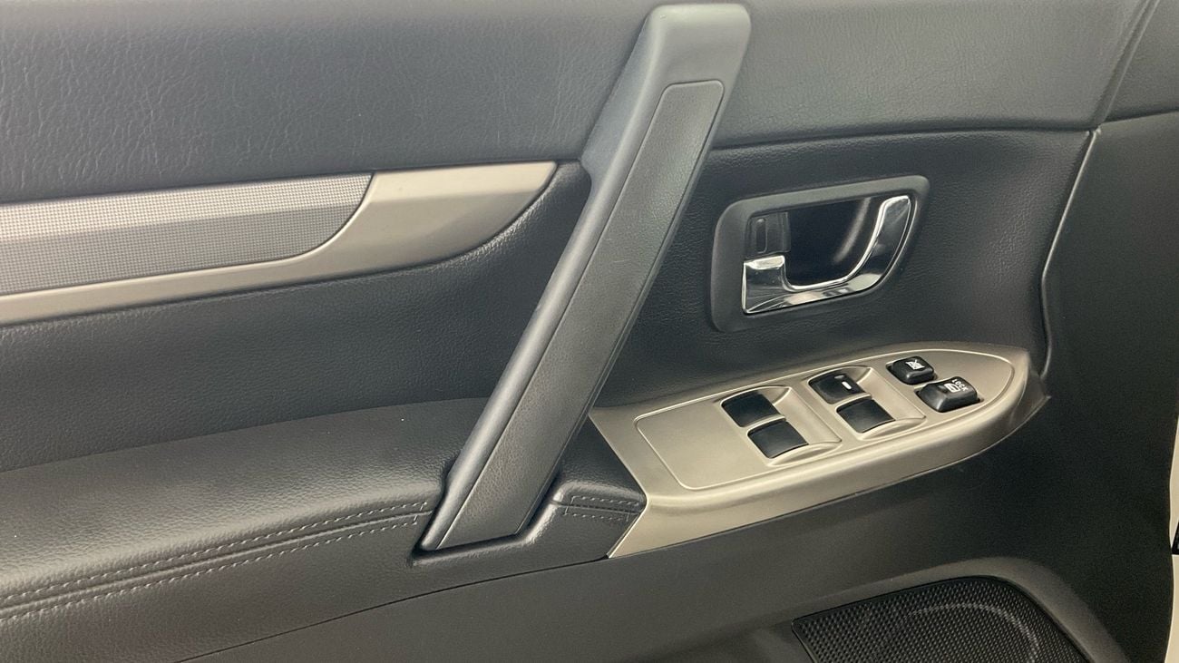 ميتسوبيشي باجيرو GLS Highline | شامل الضمان | 0 ﺪﻔﻋﺓ ﺃﻮﻟﻯ