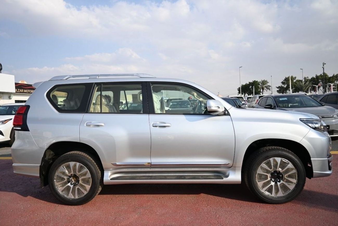 تويوتا برادو تويوتا لاندكروزر برادو 4.0 لتر TX.L بنزين ، دفع رباعي ، 5 أبواب ، مثبت سرعة ، فتحة سقف ، مقاعد كهربا